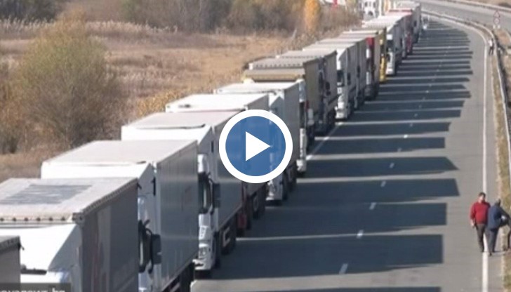 Трагедията във Франция с отклик и у нас - четвърти ден километрични опашки по границите ни