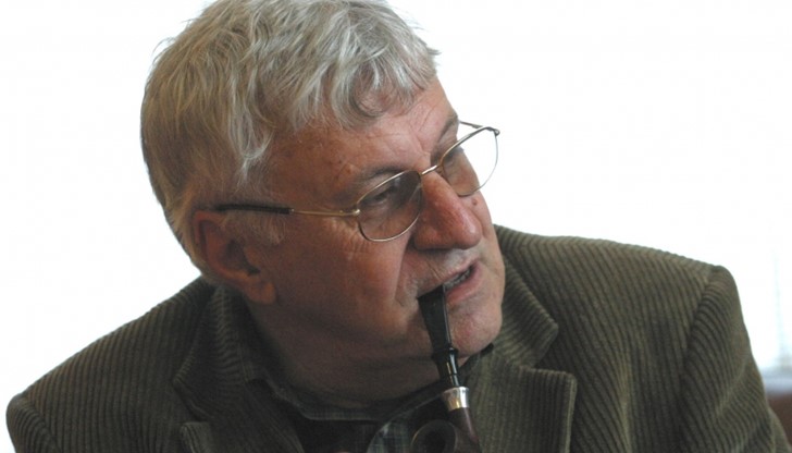 Западът не ни вярва, защото бяхме най-обичащата великия Съветски съюз страна. А днес сме декларирали, че сме най-американофилската нация