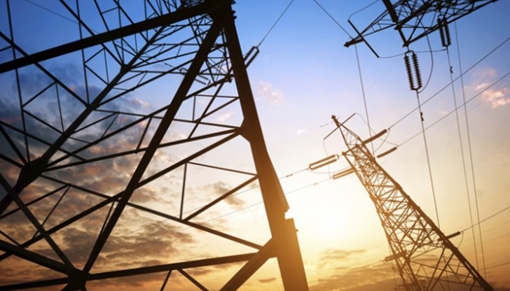 11-годишно дете от Роман е пострадало, след като е паднало от електрически стълб