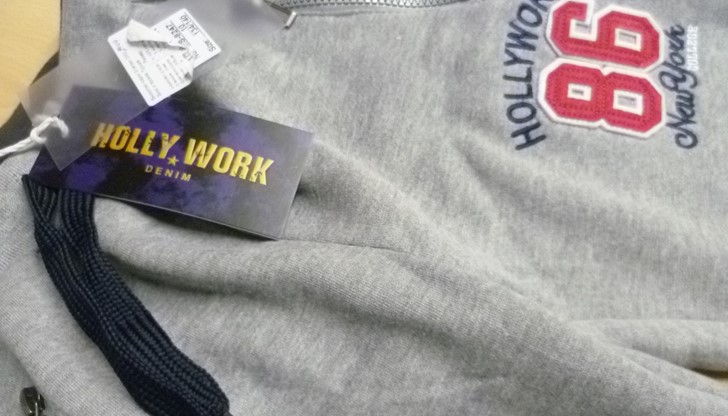 Рисковите дрехи са открити при проверки по кампанията стоки за ученика