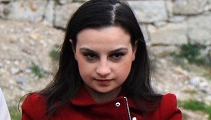 Адифе е родена на 7 януари 1995 г. и е студентка втори курс във Висшето училище по агробизнес и развитие Адифе е родена на 7 януари 1995 г. и е студентка втори курс във Висшето училище по агробизнес и развитие