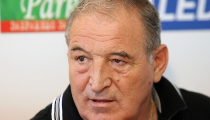 Пената зарязал жена си в панелката в София и отишъл да живее сам в Мировяне