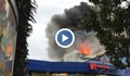 Бушува пожар в руски търговски център