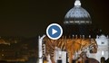 Зрелищно светлинно шоу върху фасадата на катедралата "Свети Петър"