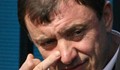 Алексей Петров репресиран от "двете каки"