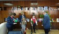 Коледарчета от Ресурсния център поздравиха Областна управа - Русе