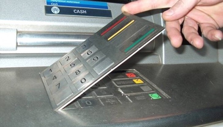 Най-новата мода в измамите с дебитни и кредитни карти е фишингът и набира голяма популярност сред престъпниците, предупреждават полицаи.