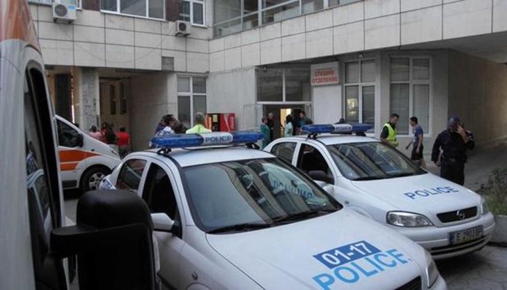 Борисов е ударен с твърд предмет по главата, има малка аркада на едната вежда, скенерът не е установил други травми Борисов е ударен с твърд предмет по главата, има малка аркада на едната вежда, скенерът не е установил други травми