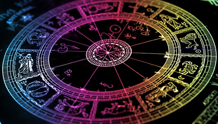 Хармоничните аспекти на планетите Меркурий, Венера и Юпитер ще направят празничните дни приятни и незабравими, но все пак някои от нас трябва да бъдат внимателни