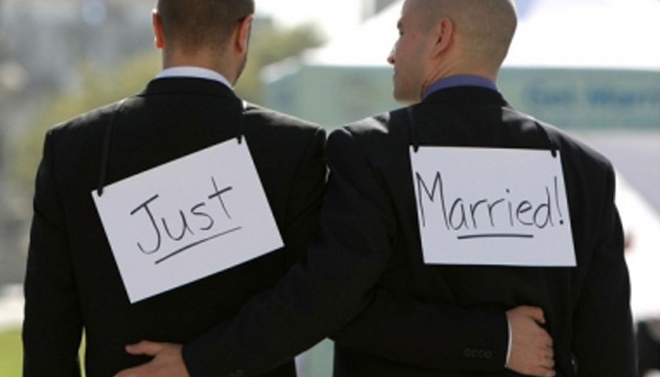 Законопроектът – даващ възможност еднополови двойки да сключват граждански брак – бе приет с гласовете на 193 депутати