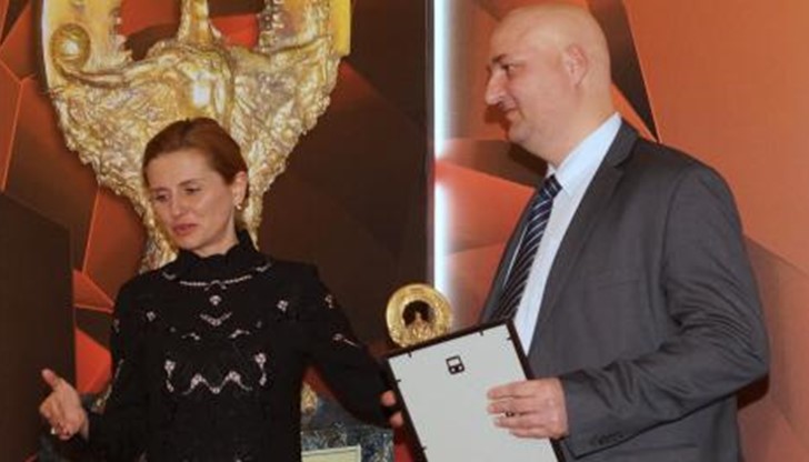 Правителството и в частност ние работим в посока на превръщането на България в ИТ хъб в Европа Правителството и в частност ние работим в посока на превръщането на България в ИТ хъб в Европа