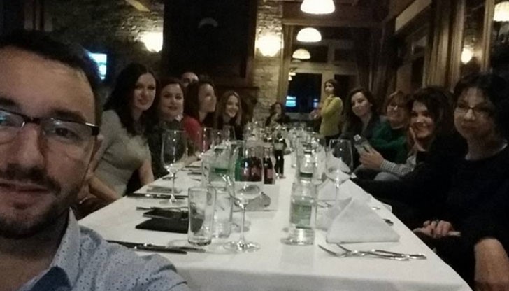 Снощи новинарите на канала са си спретнали запомнящ се банкет