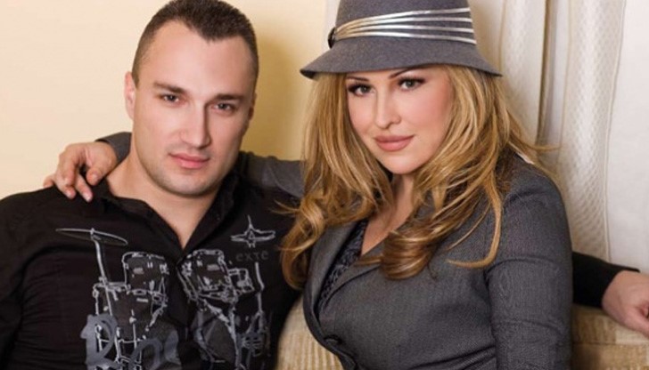 Изпълнителката дълго време отричаше, че има проблеми в брака си, но сега в откровена изповед споделя мъката си Изпълнителката дълго време отричаше, че има проблеми в брака си, но сега в откровена изповед споделя мъката си