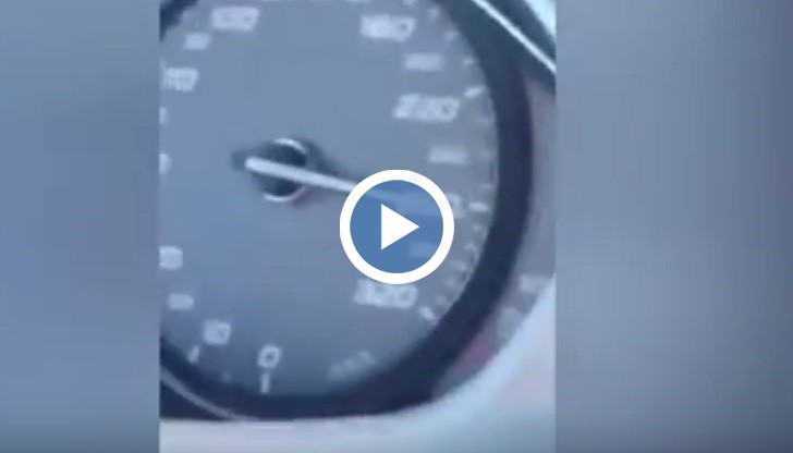 Той е изпратил видео, свалено от стената на негов приятел във Фейсбук, на което се вижда как мъж кара с 260 км/ч
