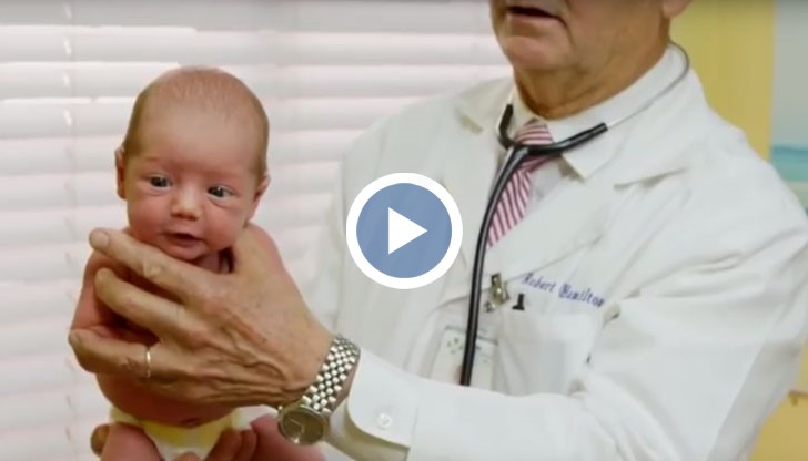 Лекарят показва нов трик за успокояване на плачещи бебета