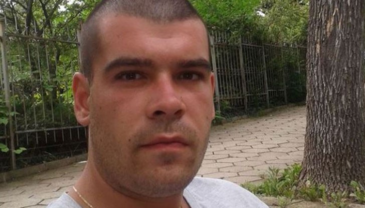 В момента лекарите се борят Иван да оцелее В момента лекарите се борят Иван да оцелее