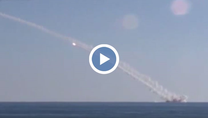 Първото групово изстрелване на крилати ракети