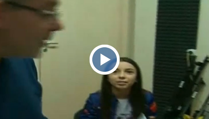 Подготовката на Габи за Коледното матине не минава много по-различно отколкото за останалите нейни участия