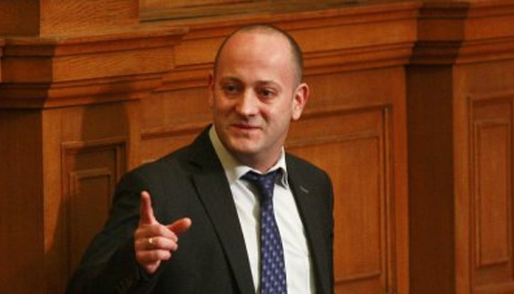 Радан Кънев е бесен на своите хора във властта Радан Кънев е бесен на своите хора във властта