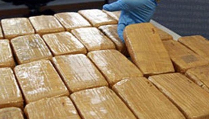 Наркотикът е бил укрит в камион, който преминал през територията на България