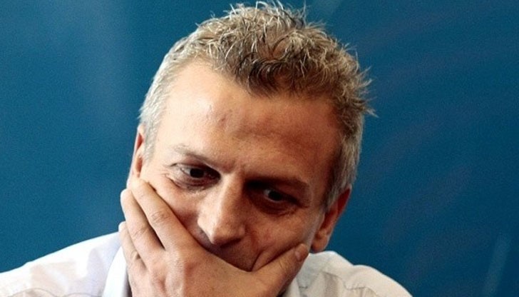 Лидерът на "синята" партия Радан Кънев призова своя колега да се оттегли от поста си Лидерът на "синята" партия Радан Кънев призова своя колега да се оттегли от поста си