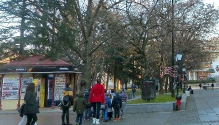 Мистериозно изчезна хладилникът с надпис „Ако си дал…“