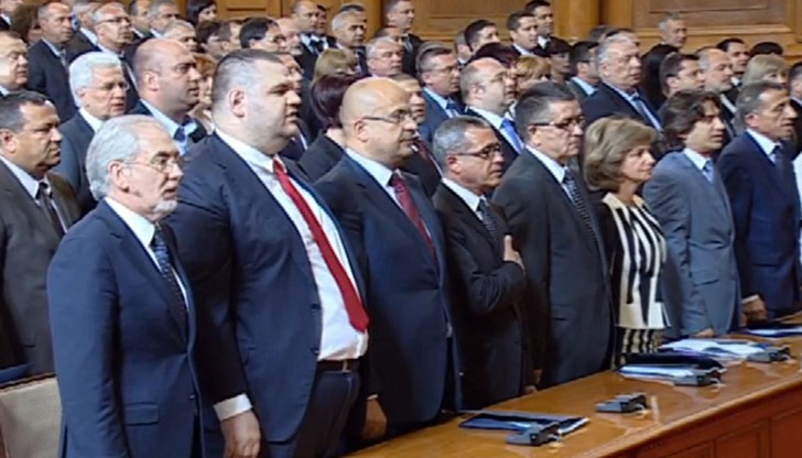 Депутатите ще работят до 18 декември, тъй като по правилника на парламента са във Коледно-Новогдишна ваканция