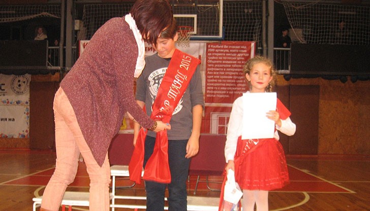 9-годишната Александра и 13-годишният Ивайло грабнаха титлите от традиционното коледно надиграване