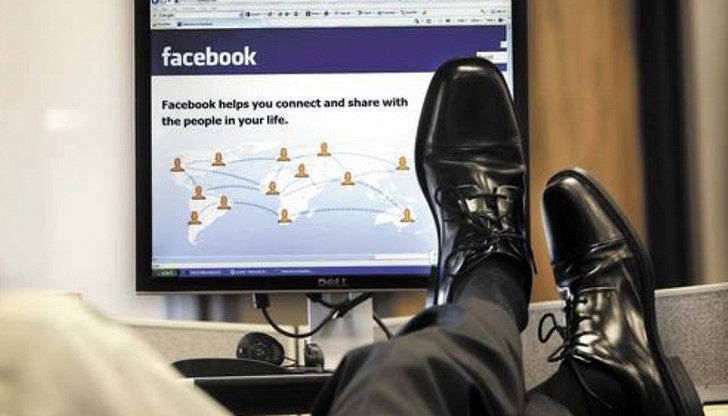 Новата социална услуга е почти индентична с добре познатата платформа – разполага със списък с новини, харесвания и чат услуга Новата социална услуга е почти индентична с добре познатата платформа – разполага със списък с новини, харесвания и чат услуга