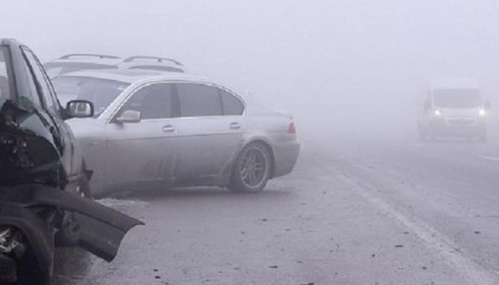 Най-вероятната причина отново е каране с висока скорост и на малка дистанция