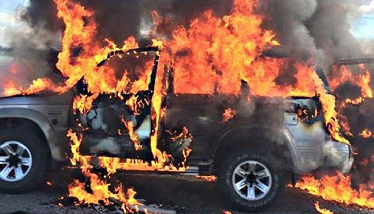 Горящият „Мицубиши-Паджеро се е намирал на улица "Котовск" / Снимката е илюстративна Горящият „Мицубиши-Паджеро се е намирал на улица "Котовск" / Снимката е илюстративна