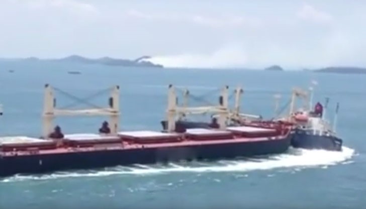 Инцидентът е станал през нощта в териториалните води на Индонезия