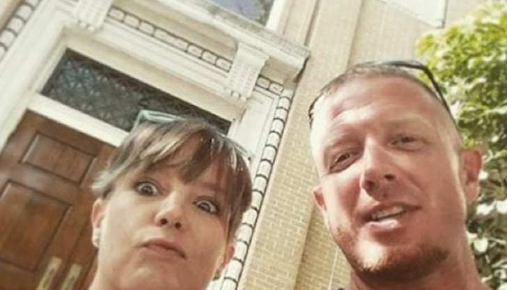 В Инстаграм безгрижно разведените постват селфита, използвайки хаштага #divorceselfie В Инстаграм безгрижно разведените постват селфита, използвайки хаштага #divorceselfie