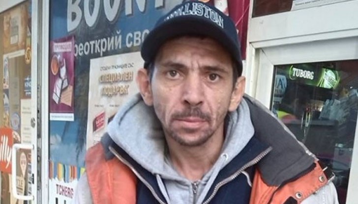 Благой е с увреден слух, не може да чува и да говори Благой е с увреден слух, не може да чува и да говори