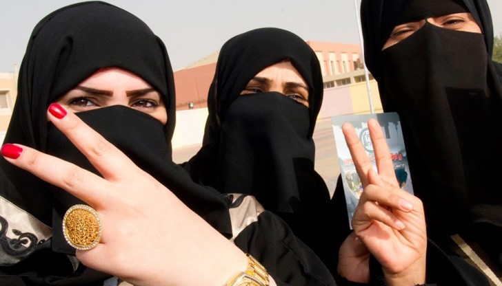 На предишните две гласувания за общински съвети през 2005 и 2011 г. можеха да участват само мъже