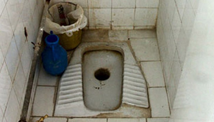 Незнайно защо, когато нашите възпитаници си изтърват телефоните, веднага пускат и водата, чудят се от ръководството Незнайно защо, когато нашите възпитаници си изтърват телефоните, веднага пускат и водата, чудят се от ръководството