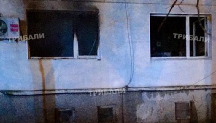 Голям пожар е горял в жилищен блок във Враца