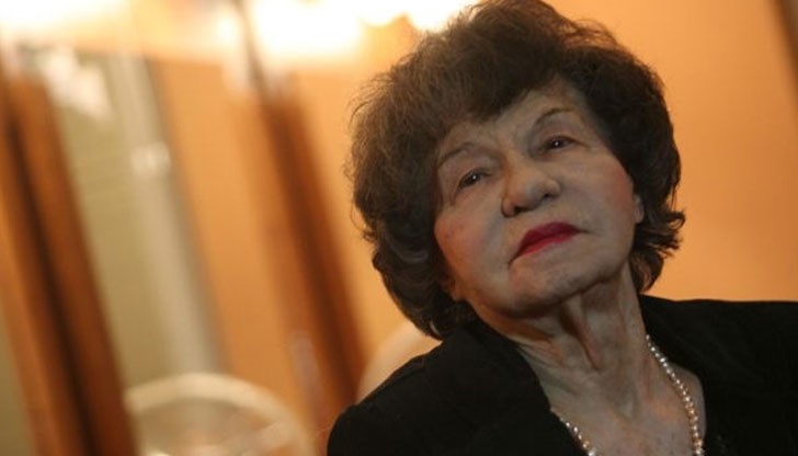 Легендарната българска актриса Стоянка Мутафова претъпя операция днес