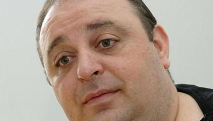 Това стана преди много години, но още живея с мъката, продължи с треперещ глас актьорът Това стана преди много години, но още живея с мъката, продължи с треперещ глас актьорът