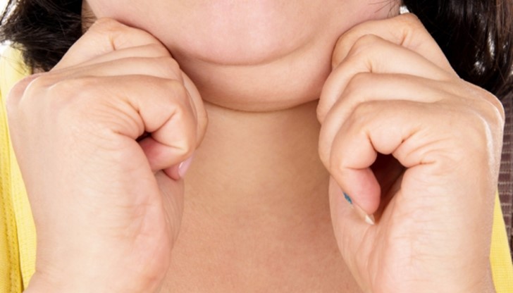 Двойната брадичка е неприятен проблем, от който много хора искат да се отърват