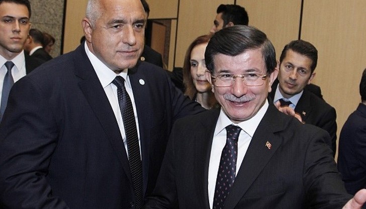 Очаква се Ахмет Давутоглу да обсъди проблеми с облекчаване на миграционния натиск и от двустранен интерес Очаква се Ахмет Давутоглу да обсъди проблеми с облекчаване на миграционния натиск и от двустранен интерес