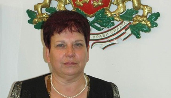 Всевъзможни версии за спечелилия вървят из малкото градче Всевъзможни версии за спечелилия вървят из малкото градче