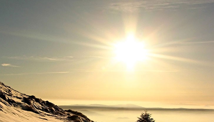 Максимални температури между 10° и 15°, в районите с мъгла малко по-ниски