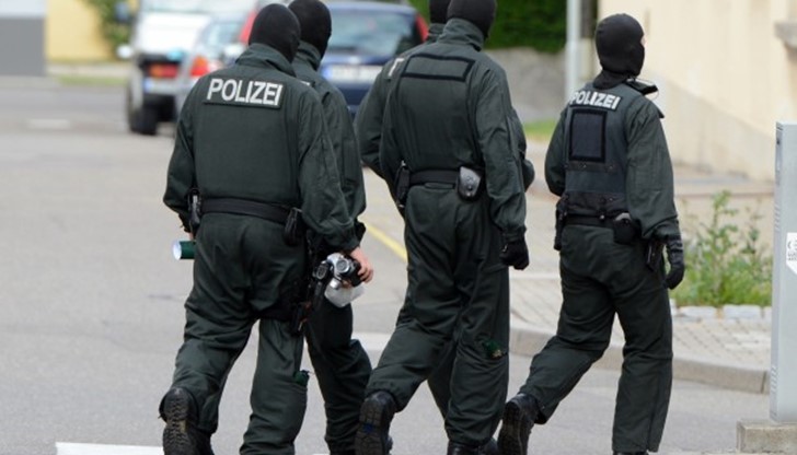 В Германия живеят стотици радикални ислямисти, които „всеки един момент" може да извършат атака