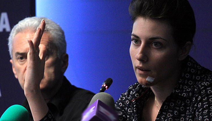 Тези, които ми крещяха в лицето в НАТФИЗ, са една шайка изроди Тези, които ми крещяха в лицето в НАТФИЗ, са една шайка изроди