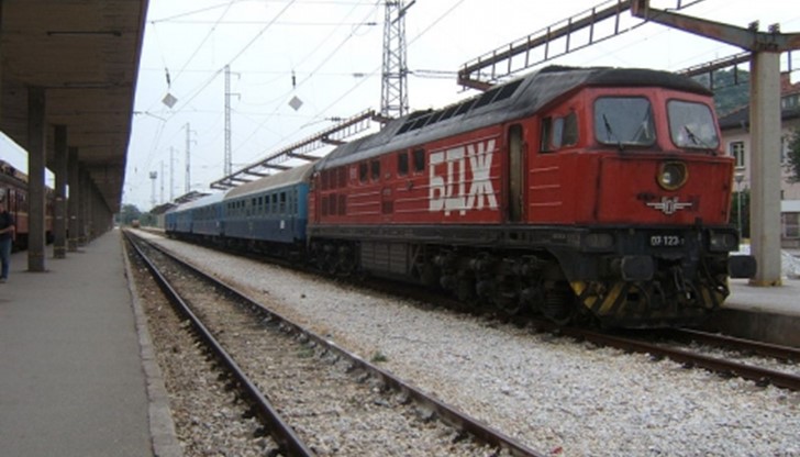 Мащабна образователна кампания за разясняване на опасностите от нашумялата мода сред тийнейджърите на селфита и младежки събирания в района на гарите и междугарията Мащабна образователна кампания за разясняване на опасностите от нашумялата мода сред тийнейджърите на селфита и младежки събирания в района на гарите и междугарията