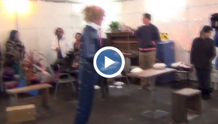 Това се случи на откриването на магазин на хранителна верига в Орегон