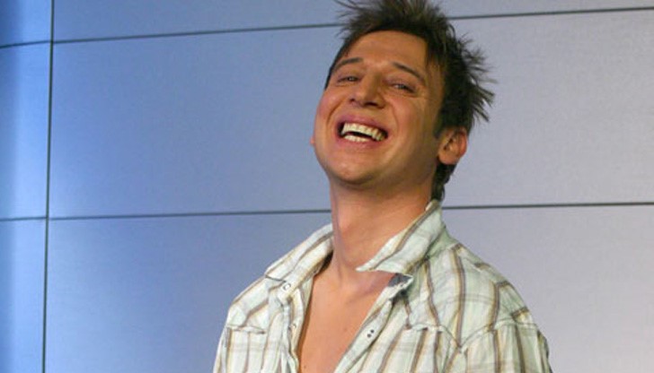 Актьорът е омерзен и съди жълтите издания, според които е болен и напуска Слави Актьорът е омерзен и съди жълтите издания, според които е болен и напуска Слави