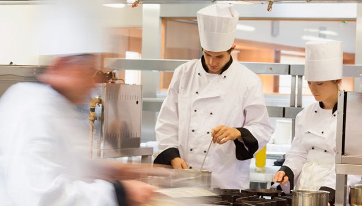 Разбира се, че на всеки се случва неволно да пресоли гозбата, дори и на най-опитните готвачи