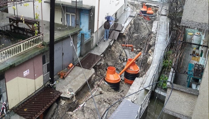 Няколко снимки, които са направени през работни дни и след 18 часа